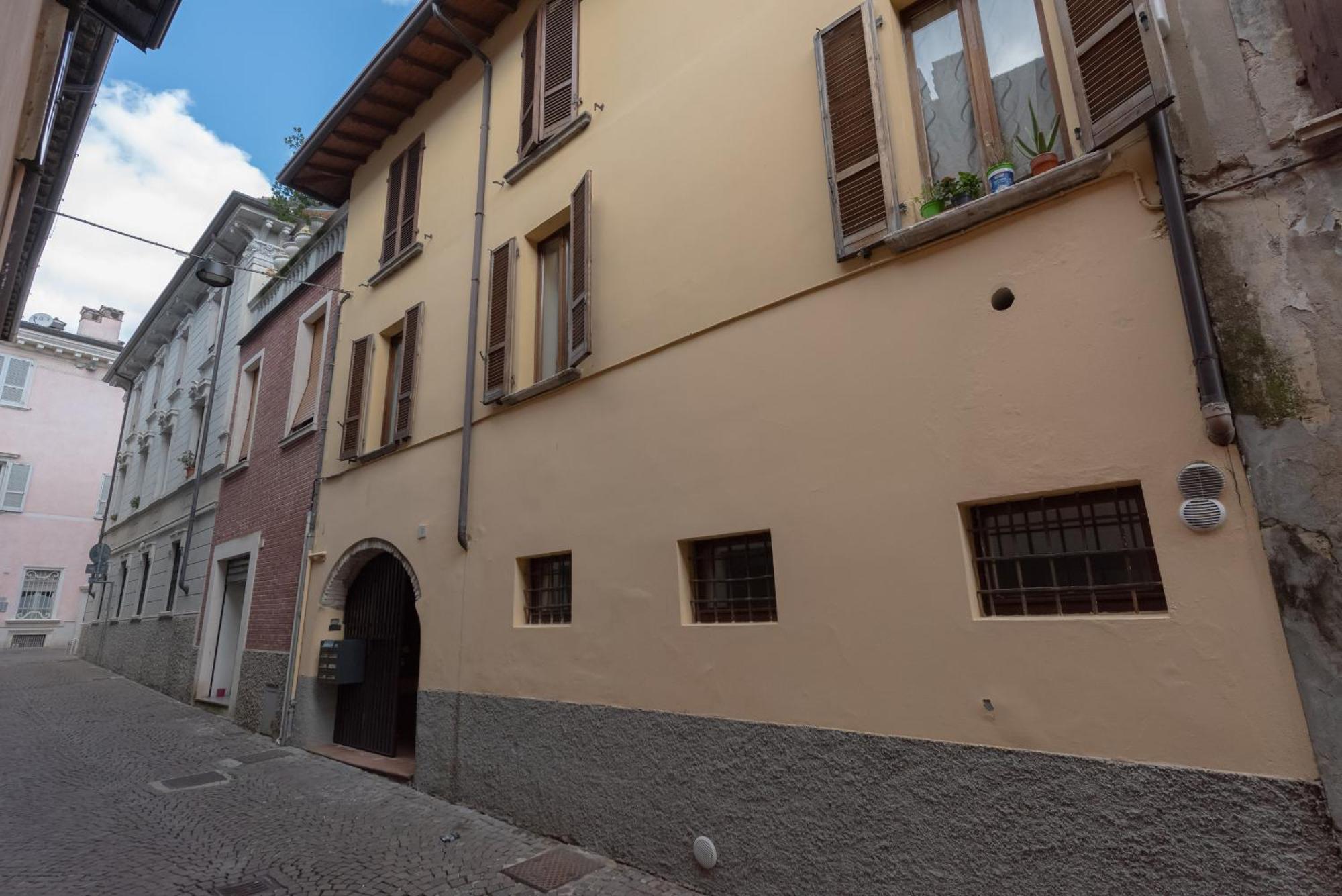 Residence Orti Apartments By Wonderful Italy Salò Esterno foto